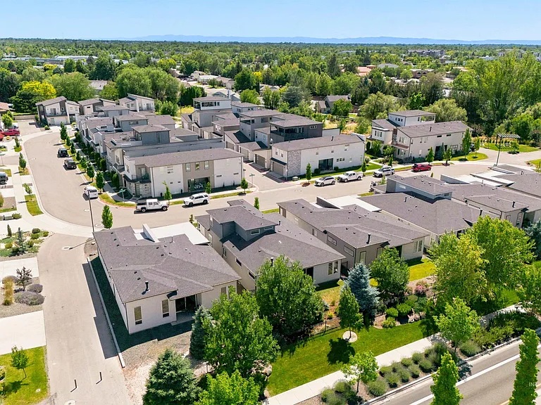 Crestpoint Place